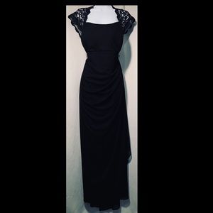 Gorgeous Gown/Mother of the Bride/Groom Dress by: Xscape Size: 20w color: Black